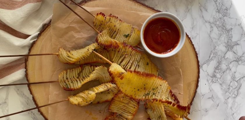 „TikTok“ receptų sensacija: skonio receptoriais kaip akordeonu grojančios bulvės