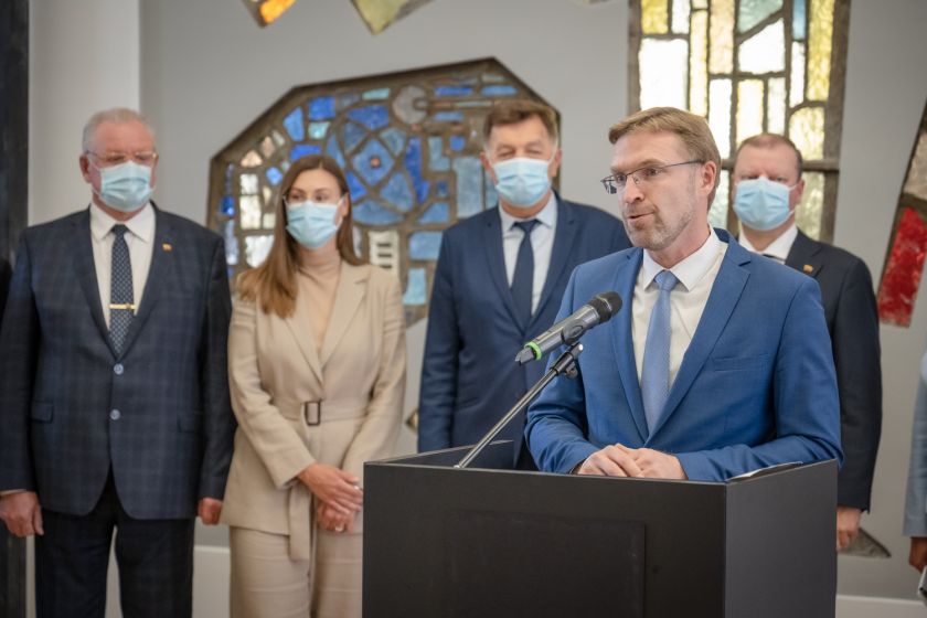 Seimo Demokratų frakcijos „Vardan Lietuvos“ pranešimas: frakcija įstatymo pataisomis siūlo didinti kompensacijos už šildymą gavėjų skaičių