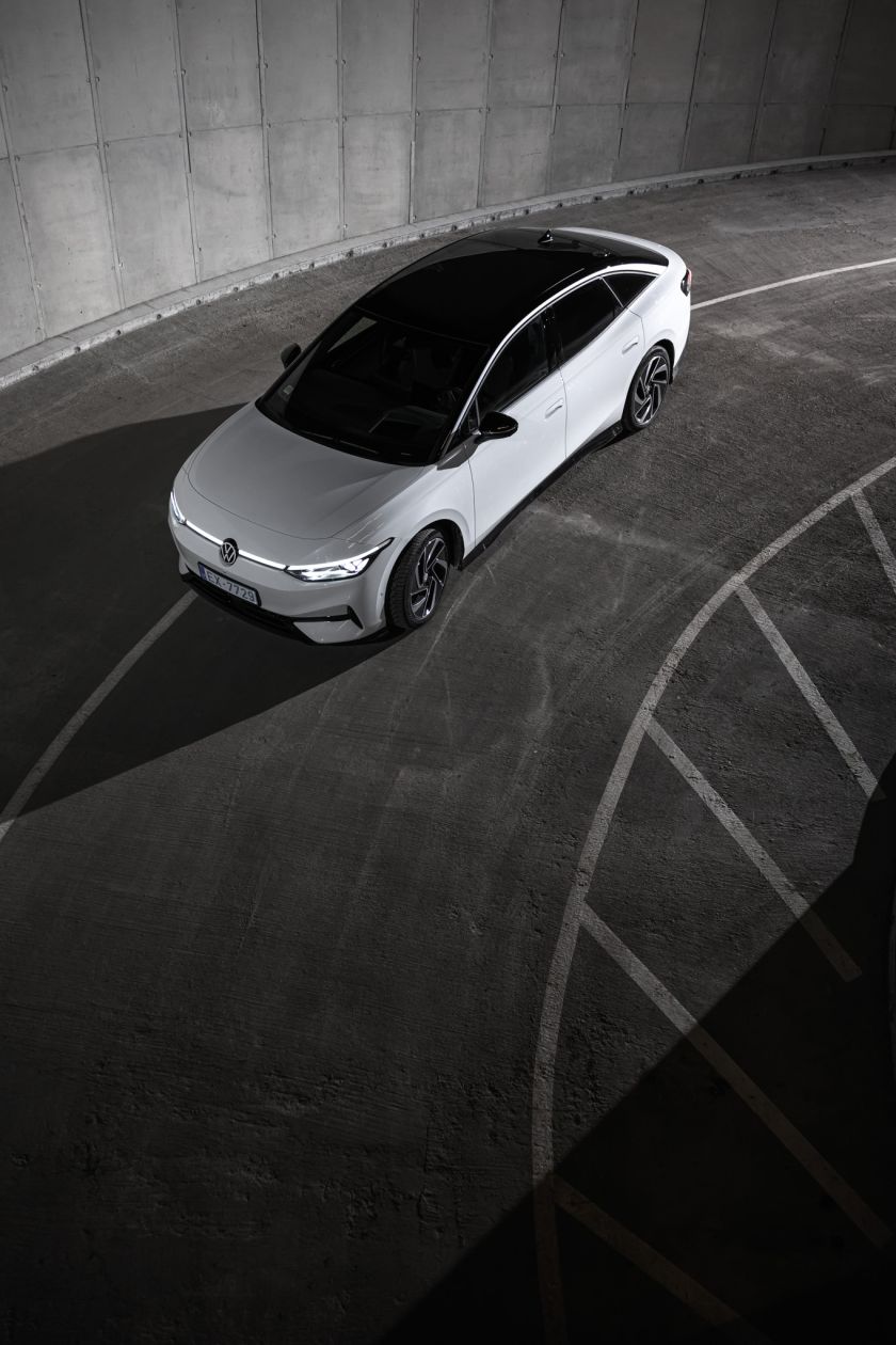 
Naująjį „Volkswagen ID.7“ jau galima įsigyti Lietuvoje: viena įkrova – iki 621 km                