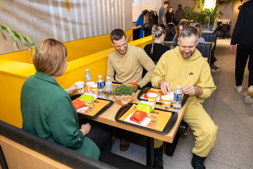 
„McDonald’s“ Lietuvoje pristato ypatingą naujieną – „McPlant“ su augaliniu paplotėliu                