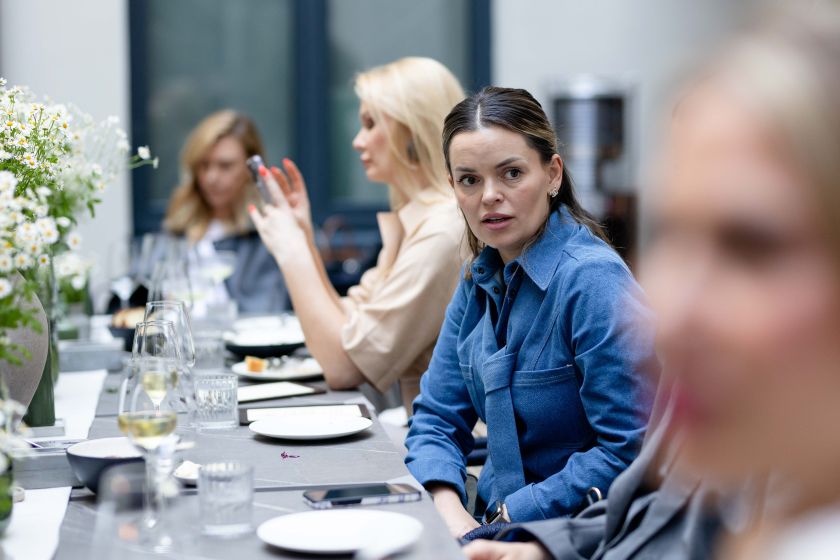 
„Augustin“ terasoje – vasaros sutiktuvių šventė: patiekalais iš daržovių dalinosi būrys garsenybių                