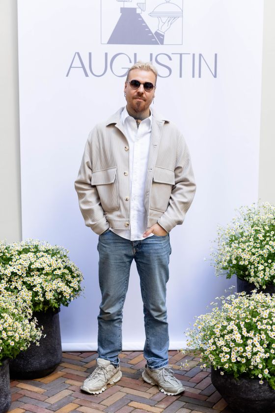 
„Augustin“ terasoje – vasaros sutiktuvių šventė: patiekalais iš daržovių dalinosi būrys garsenybių                