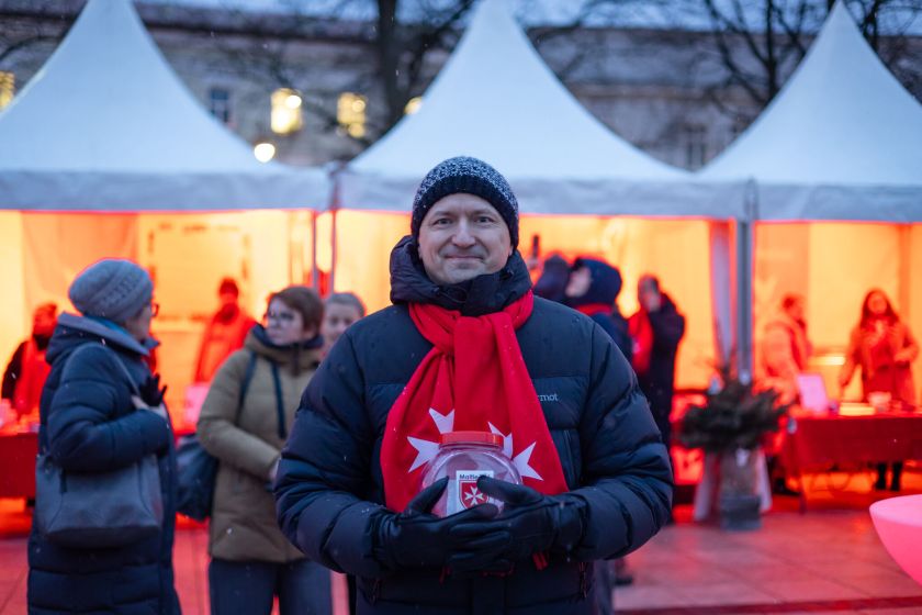„Maltiečių sriuba” sostinės širdyje: apsukęs Lietuvą ir palietęs tūkstančius jautrių širdžių akcijos renginių žygis baigėsi Vilniuje