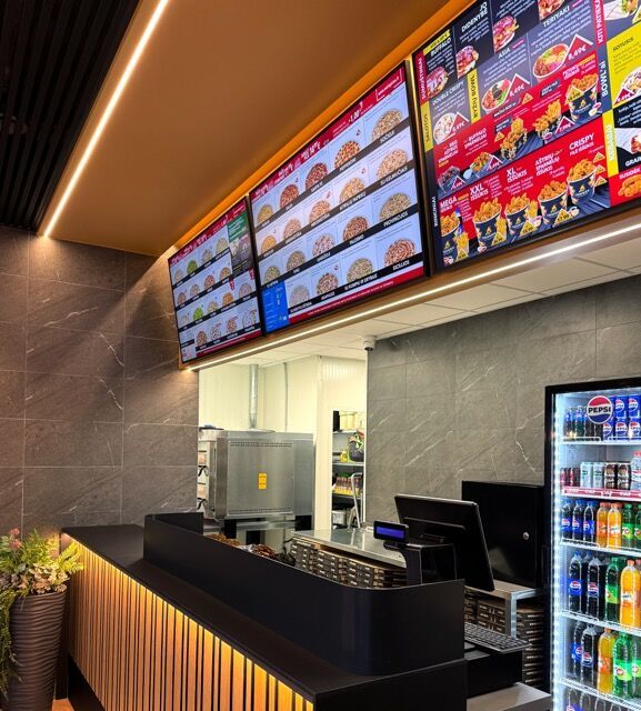 Vilniaus Salininkuose – duris atvėrė naujas restoranas greito maisto mėgėjams