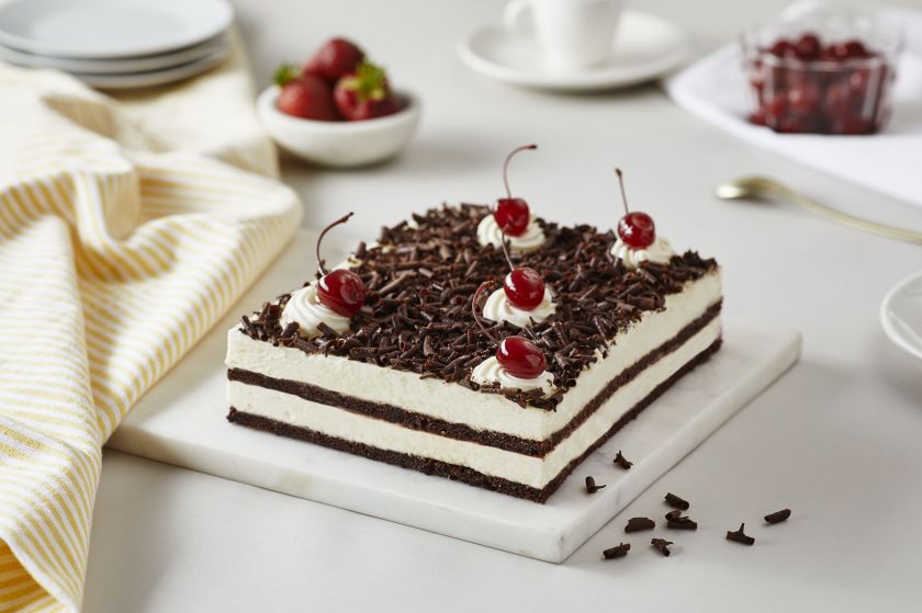 Vasara įsitvirtina „Iki“ lentynose – parduotuves jau pasiekė dar daugiau naujų vasariškų „Su meile IKI“ kepinių