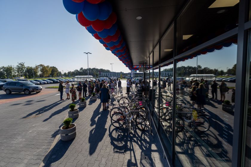 Po daugiau nei 7 mėnesių atidaryta atnaujinta „Maxima“ Kauno rajone: tapo dviejų X parduotuve