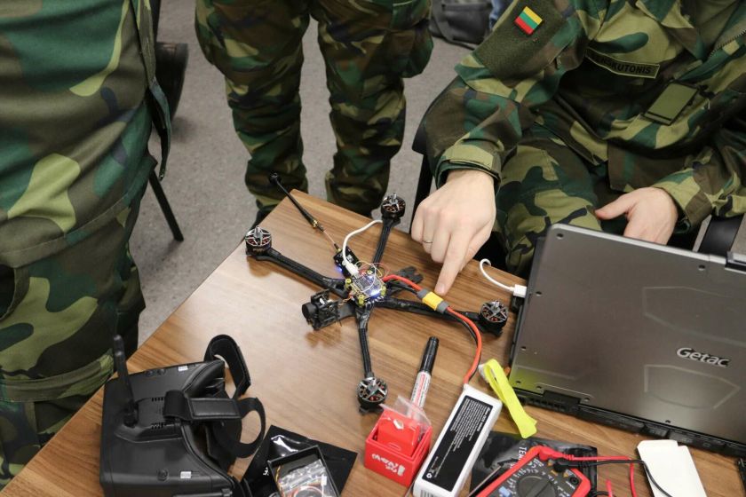 Šaulių sąjungoje galima rinktis veiklas net 20-yje specializacijų: nuo dronų valdymo iki košės virimo