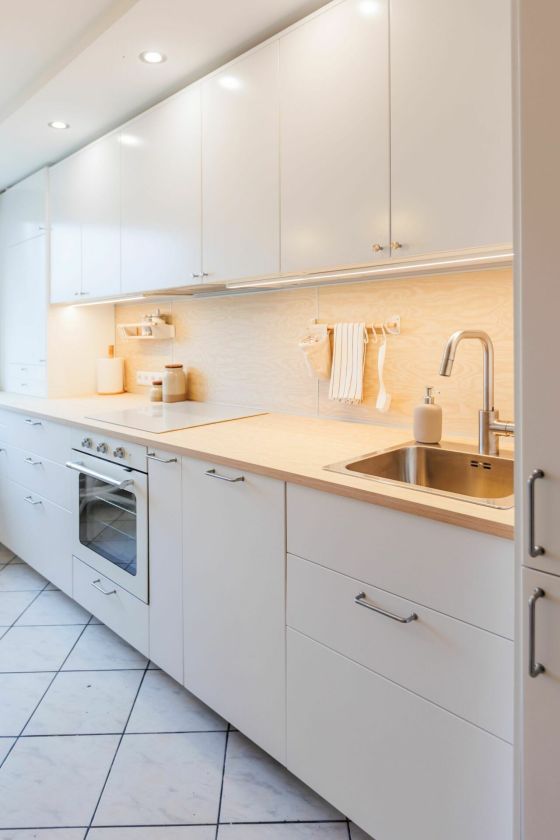 Prieš ir po: kaip atgyvenusi virtuvė tapo šviesia, jaukia ir patogia