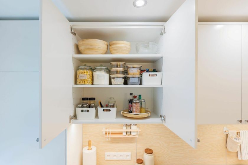 Prieš ir po: kaip atgyvenusi virtuvė tapo šviesia, jaukia ir patogia