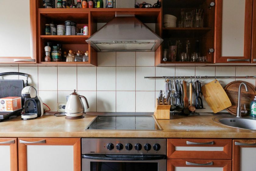 Prieš ir po: kaip atgyvenusi virtuvė tapo šviesia, jaukia ir patogia