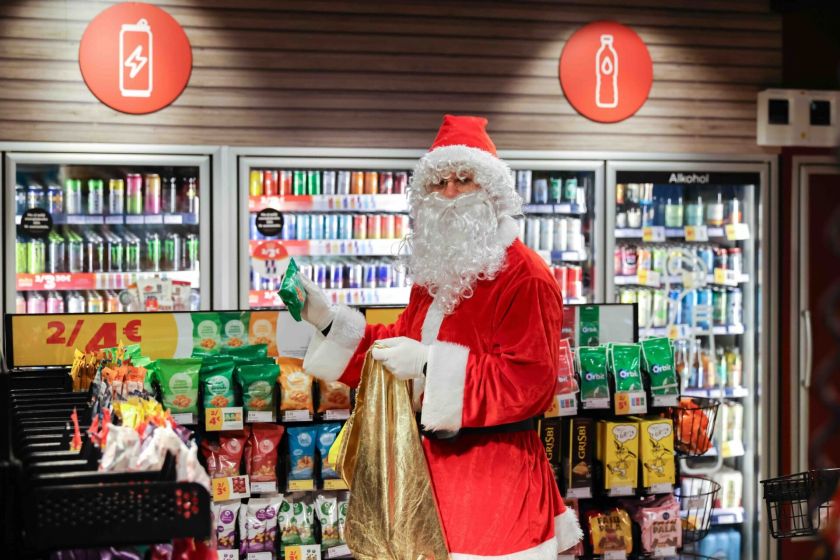 „Circle K“ vaišina Kalėdų Senelius: nemokama kava iki Naujųjų